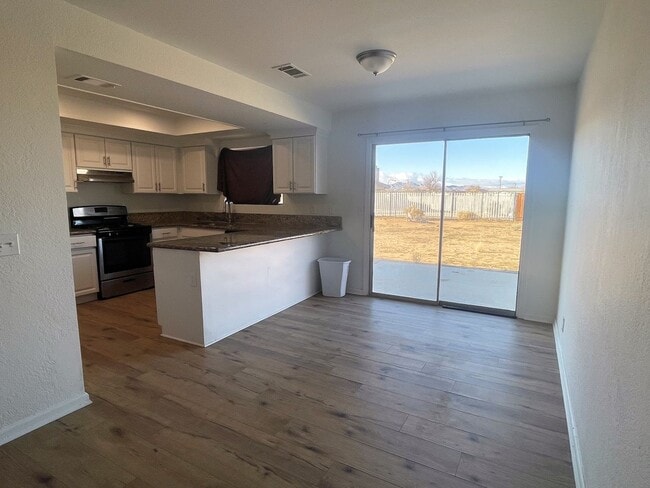 Building Photo - Ask About The Move In Special!!!