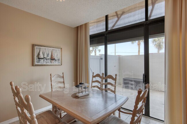 Building Photo - 1601 N Central Ave