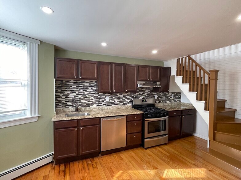 Building Photo - 233 Broadway