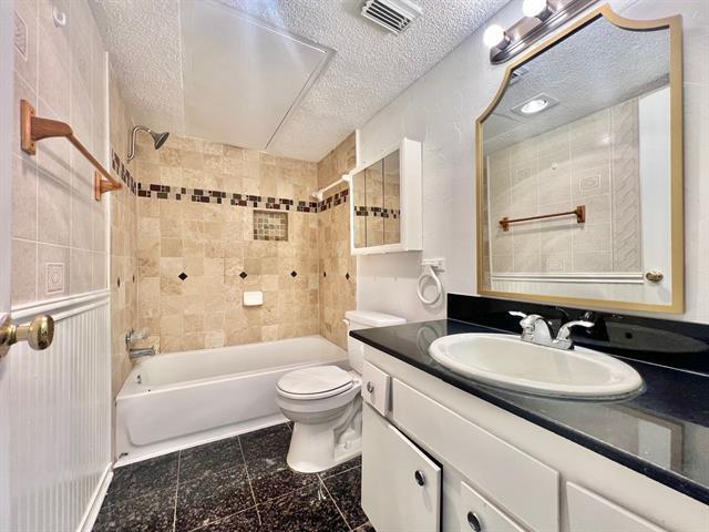 Primary Photo - 2639 Via Catalina
