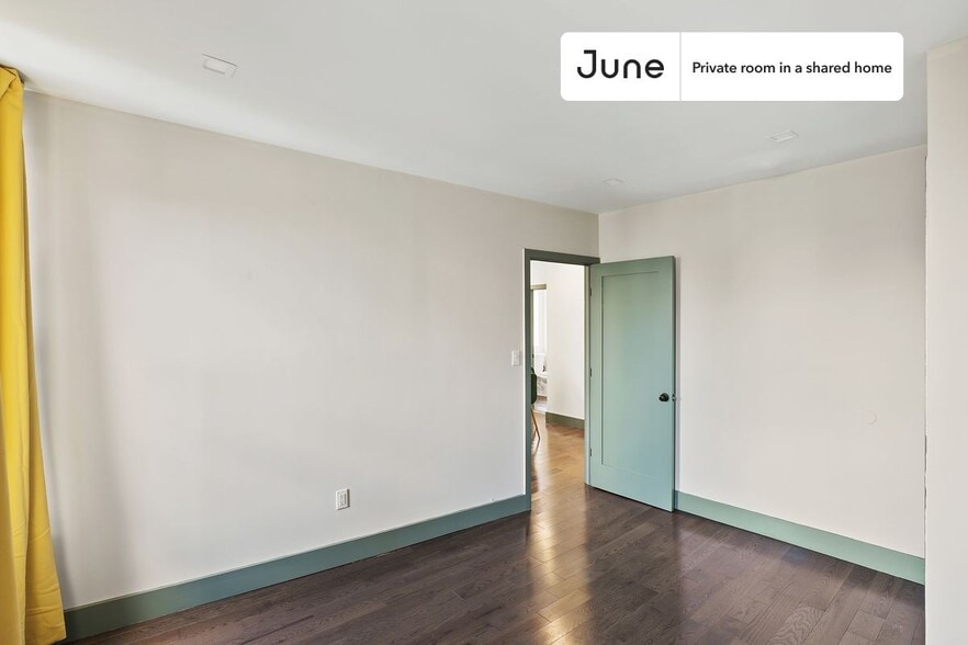 Building Photo - Room in Shared 2 bed/1 bath home