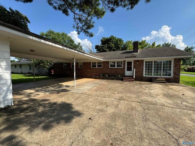 Building Photo - 1101 Winston Dr