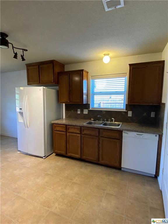 Building Photo - 6203 Brushy Creek Dr