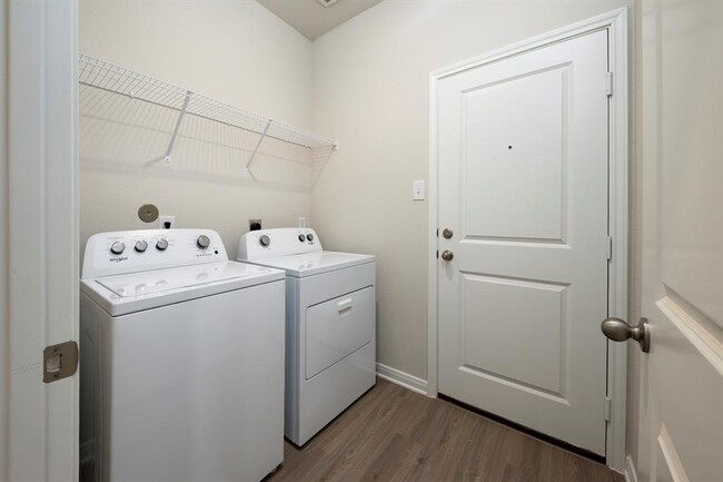 Building Photo - 15454 Maple Ter Dr