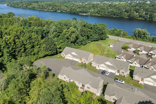 Building Photo - 717 Northampton St