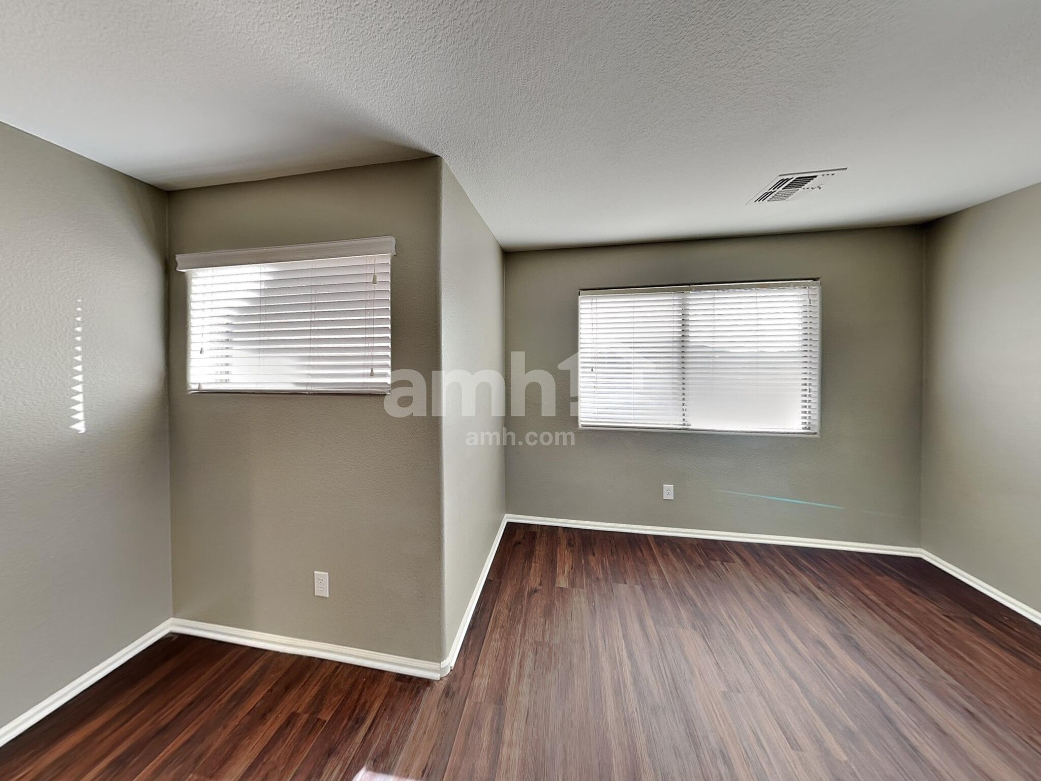 Building Photo - 2338 W Running Deer Trl