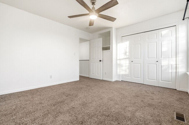Building Photo - 1039 Eastgate Dr