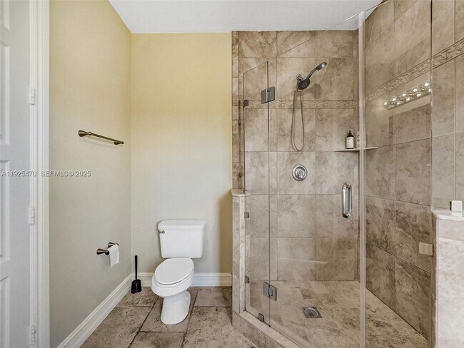 Building Photo - 2356 Wilton Dr