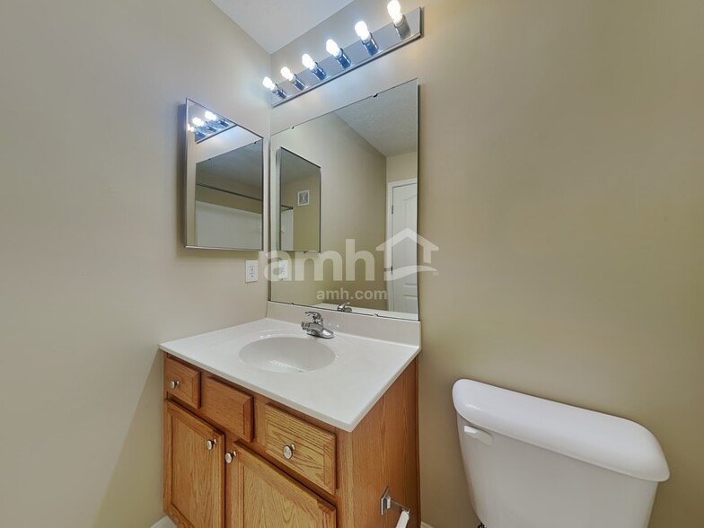 Building Photo - 6259 Castle Oak Dr