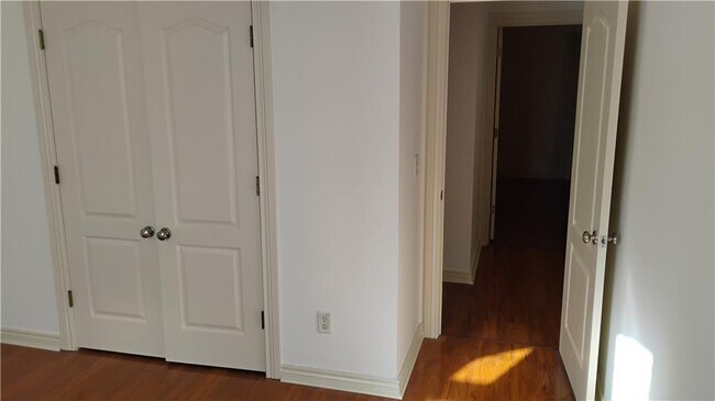 Building Photo - 3909 NE Kensington Ave