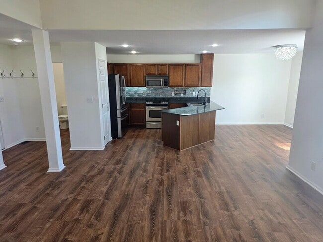 Building Photo - 2215 NW Bayberry Ln