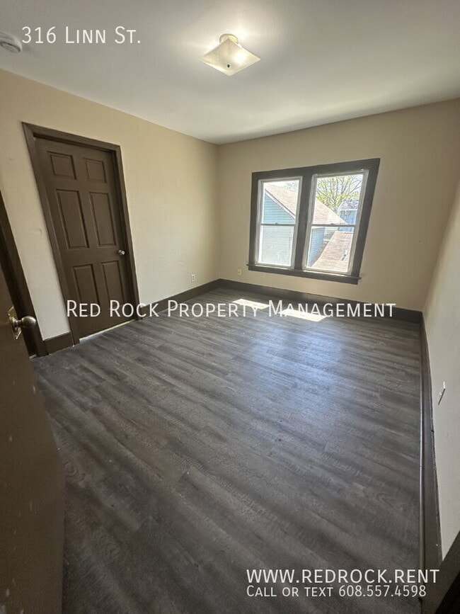 Building Photo - 316 Linn St