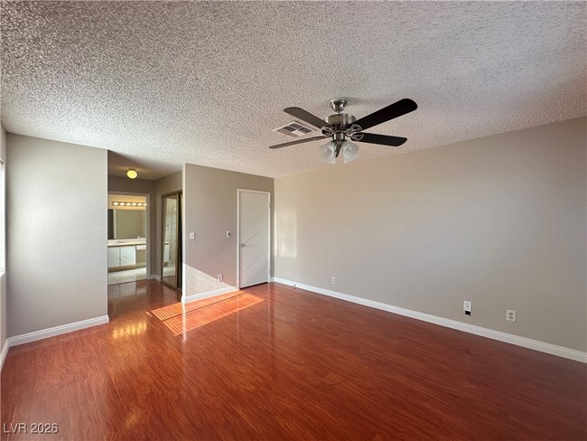 Building Photo - 120 Clifton Heights Dr