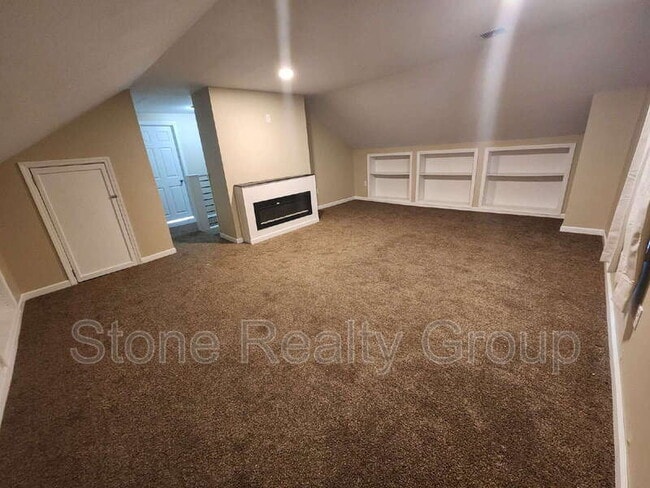 Building Photo - 823 S 10th St