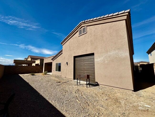 Building Photo - Very Clean Newer Mohave Valley Home