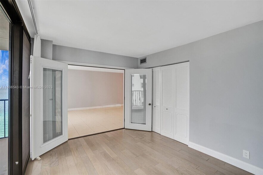 Building Photo - 2201 S Ocean Dr