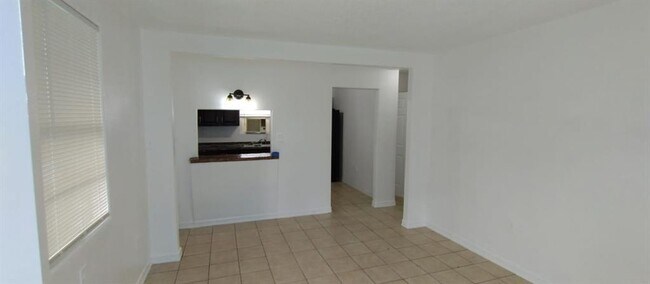 Building Photo - 3718 Avenue M 1/2