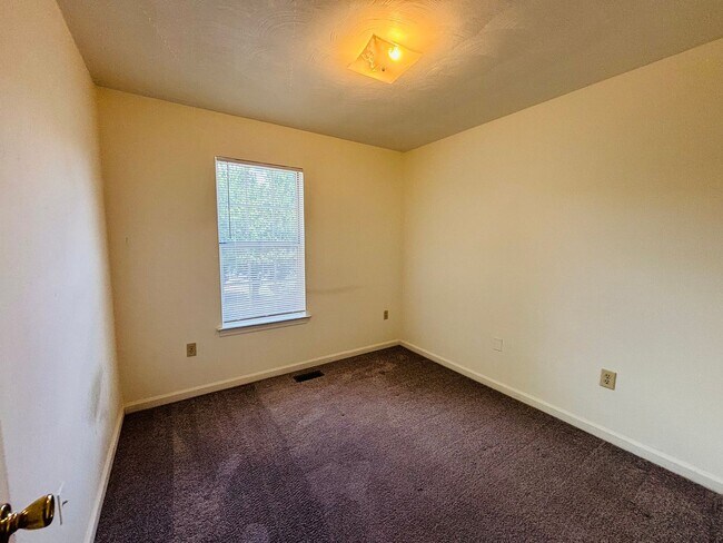 Building Photo - 874 Patrick Henry Dr