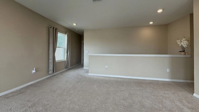 Building Photo - 13781 Wineberry Dr