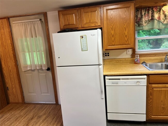 Building Photo - 26518 PA-267