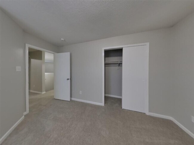 Building Photo - 15322 Acorn Green Ct