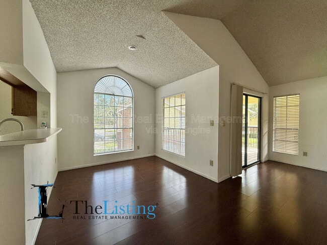 Building Photo - 8724 Mallard Reserve Dr