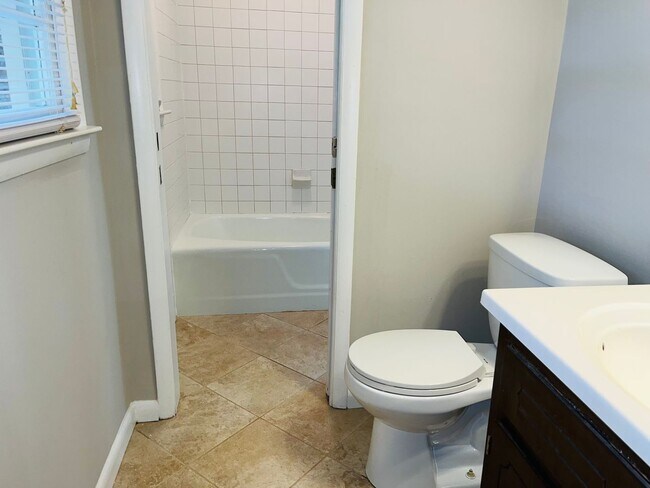 Building Photo - Wow! Beautiful brick 3 bedroom 2 bathroom home near Stone Mountain Village! Must See