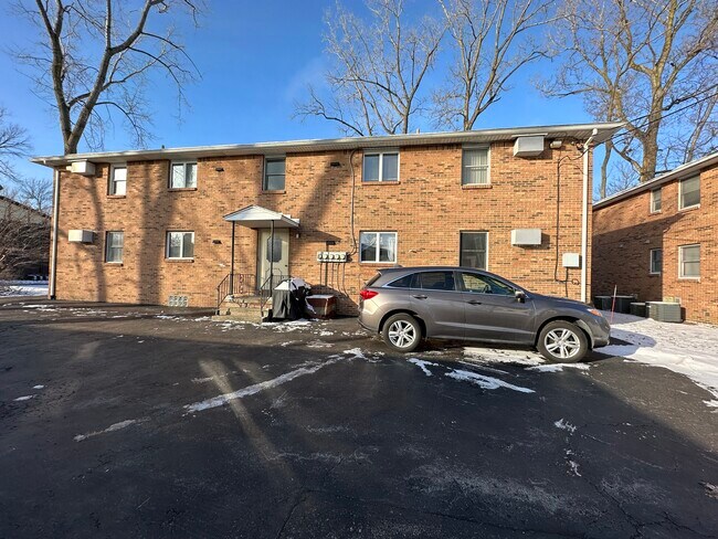 Building Photo - 203 Denrose Dr