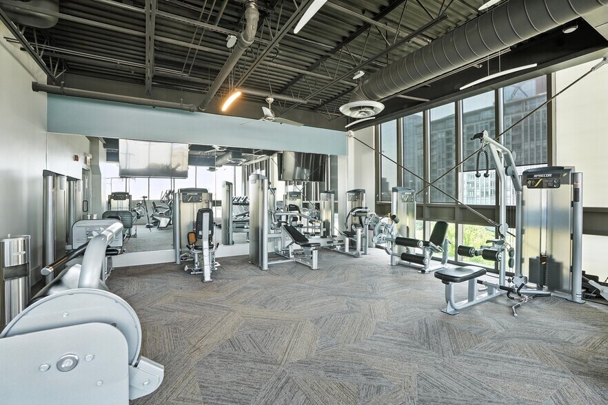 Building Photo - 708 W Wayman St