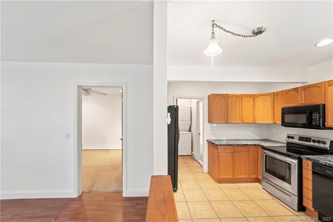 Building Photo - 588 Webbs Hill Rd