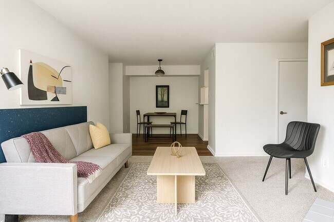 Building Photo - 1040 Clayton Ln