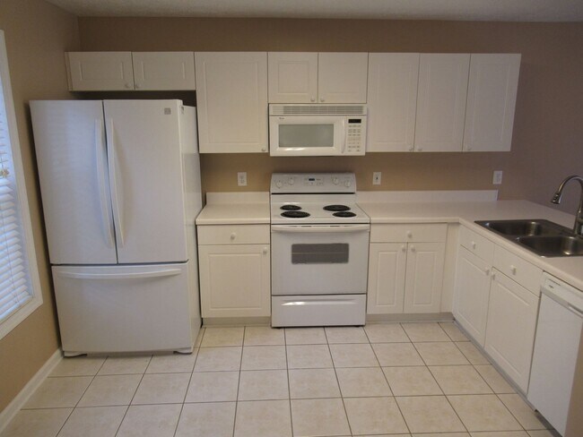 Building Photo - Donahue Crossing Condo #2003