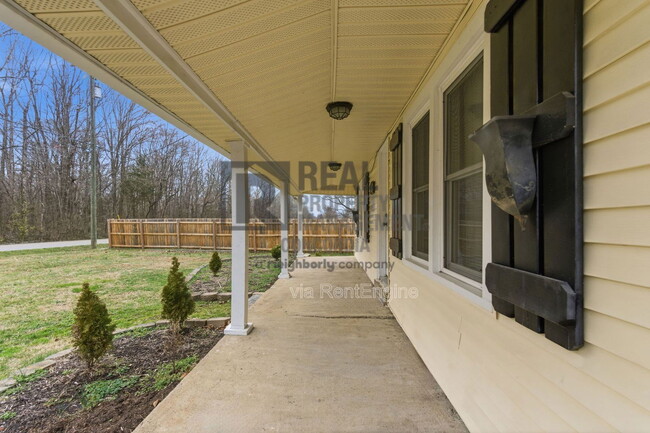 Building Photo - 6548 Old Clarksville Pike