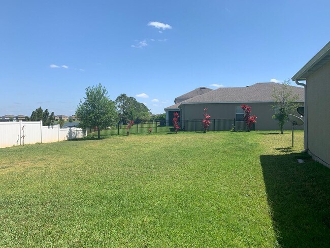 Building Photo - WYNDHAM LAKES ESTATES 4/2.5 HOME FOR RENT - LAKE VIEW!