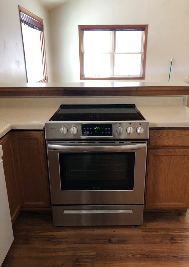 New oven - 518 N Black Ave