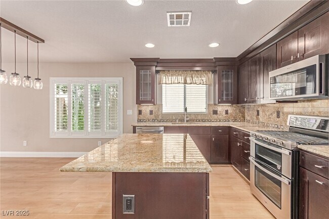 Building Photo - 10275 Headrick Dr