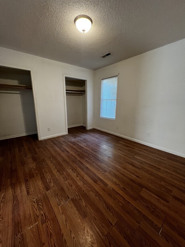Building Photo - 3720 Prices Ln
