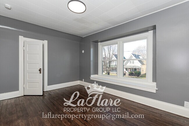 Building Photo - 631 Clark St