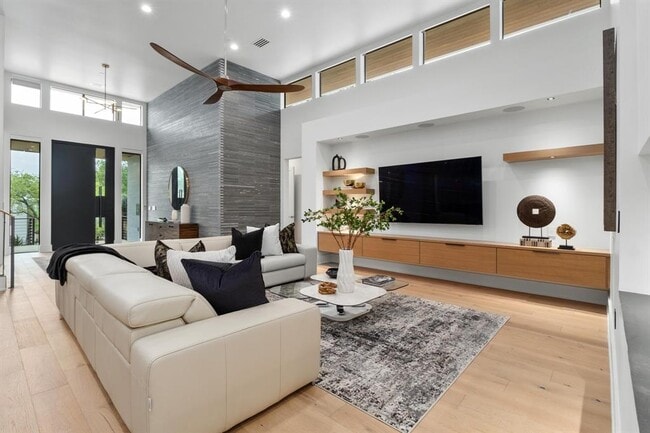 Building Photo - 4811 Timberline Dr