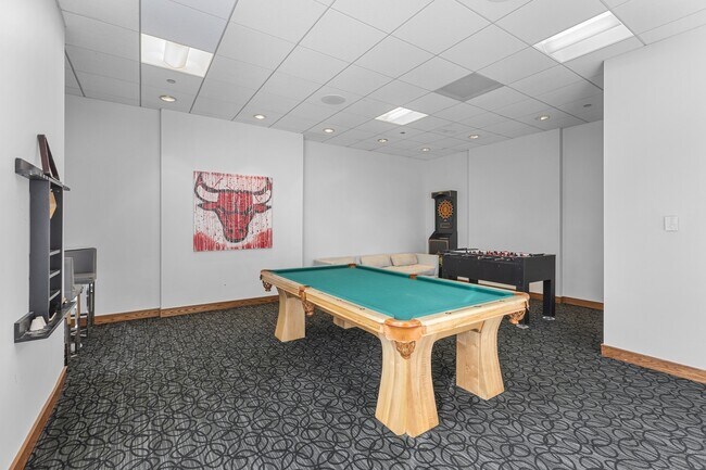 Building Photo - 420 E Waterside Dr