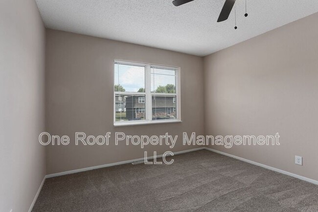 Building Photo - 701 Linwood Dr