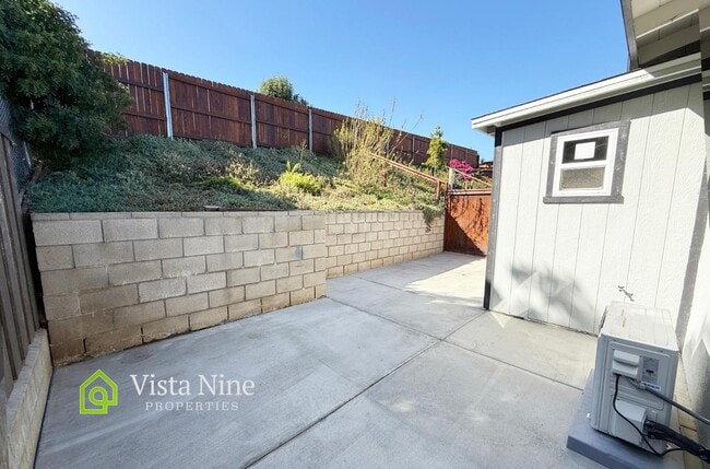 Building Photo - 665-669 Townsite Drive - 667 Townsite Dr