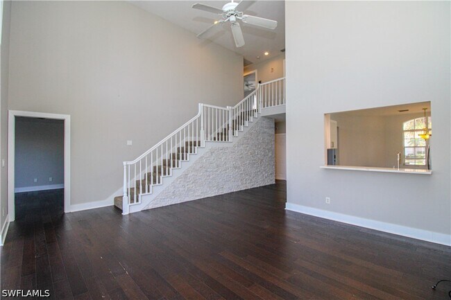 Building Photo - 135 Lady Palm Dr