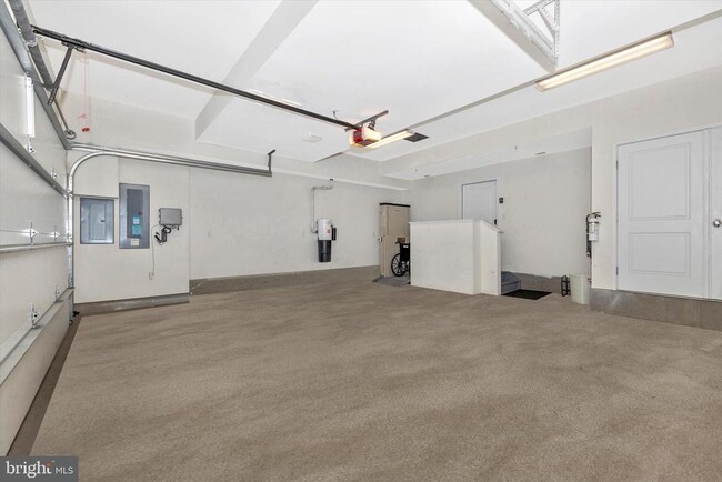 Building Photo - 10777 Symphony Park Dr