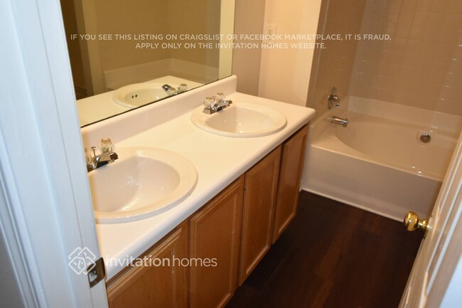 Building Photo - 1760 E Ridge Heights Dr