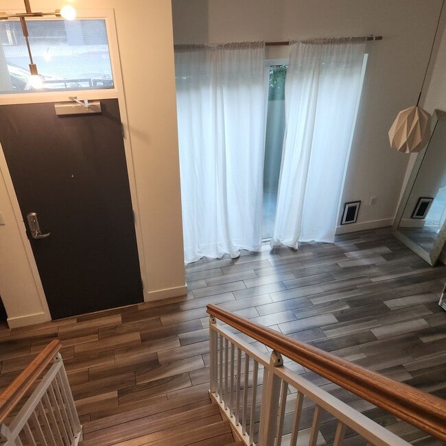 Building Photo - Little Italy 2bed Townhouse, Wait, how cute is this! Furnished/Unfurnished