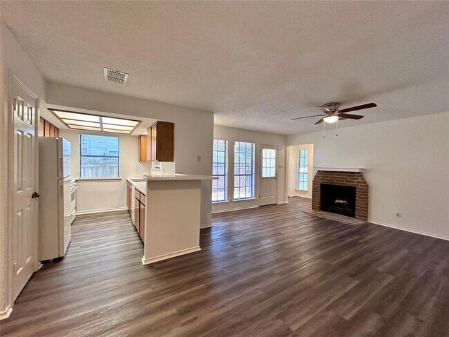 Building Photo - 9315 Kempler Dr