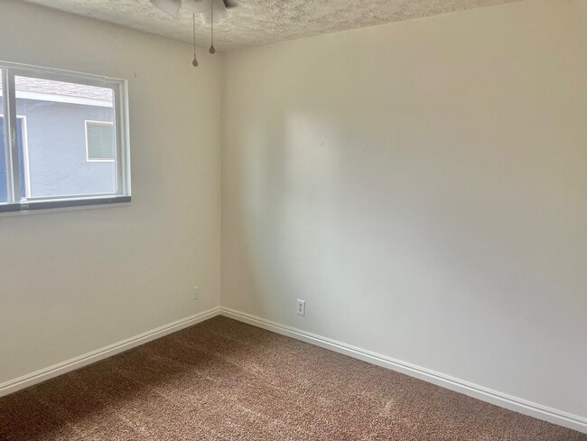 Building Photo - 610 S 200 E