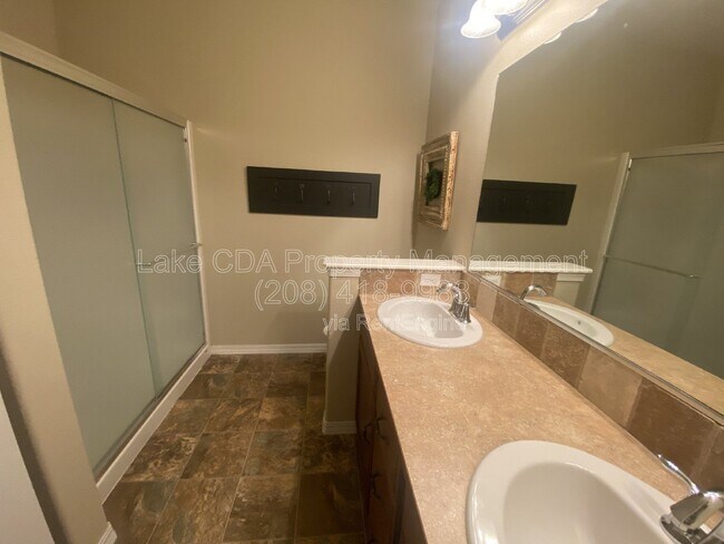 Building Photo - 1148 W Grove Way