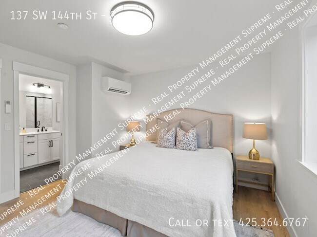 Building Photo - 137 SW 144th St